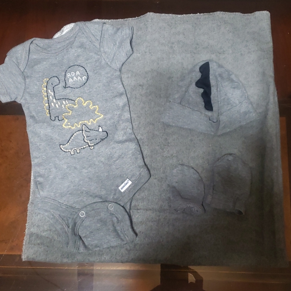 Matching newborn set
